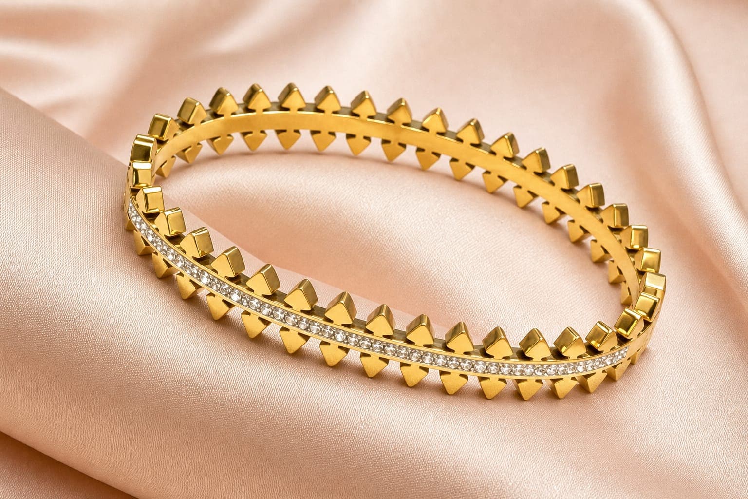 Spikes Handcuff — photo 3