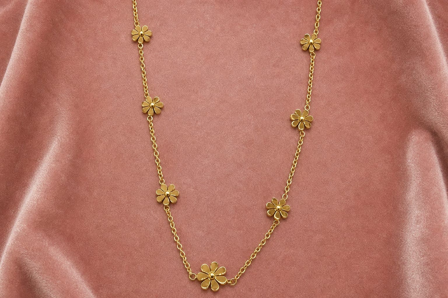 Golden Petal Necklace — photo 3